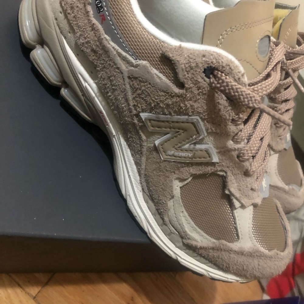 A pair of NEW BALANCE